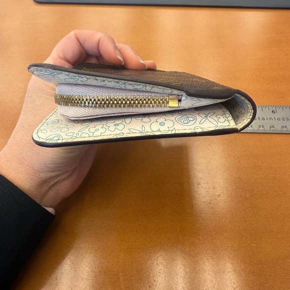 Rare Compact Louis Vuitton Pink Blue Floral Wallet 🌸 - Picture 7 of 13